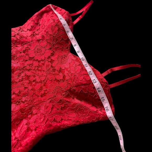 GUESS Bright Red Women's Bodycon Lace W/Flounced Tiered Hem Size 8 - Picture 9 of 16